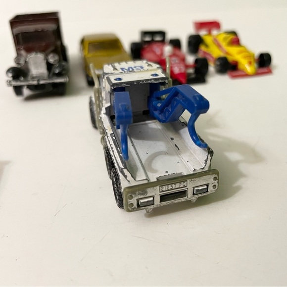 Lot of 7 Matchbox Cars Police Tow Truck 57 Chevy Ford Cobb F1 Racer - Picture 8 of 16